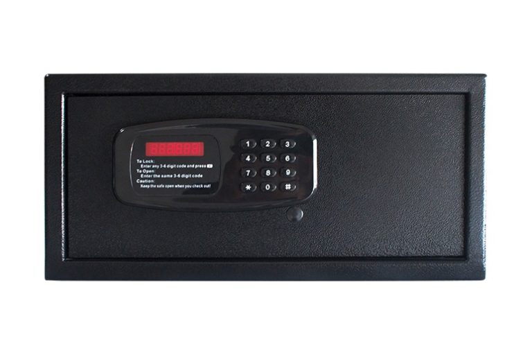 Electronic hotel safes